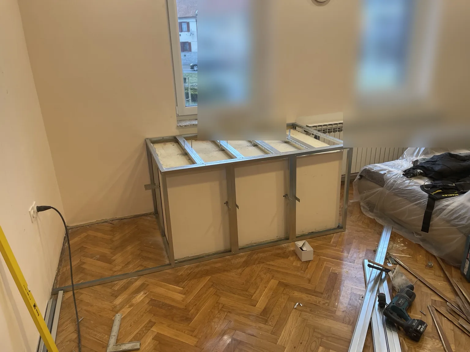 Metalna konstrukcija knauf kutije i priprema za izolaciju i oblaganje